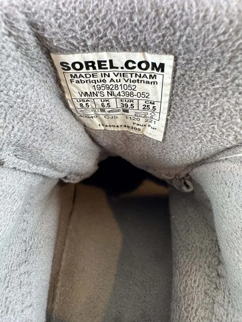 Sorel Kinetic Breakthru Caribou Waterproof Sneaker Boots Gray Women 8.5